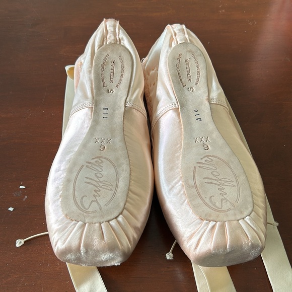 NEW! Suffolk Stellar Ballet Pointe Shoes, Size 6XXX - Picture 2 of 8